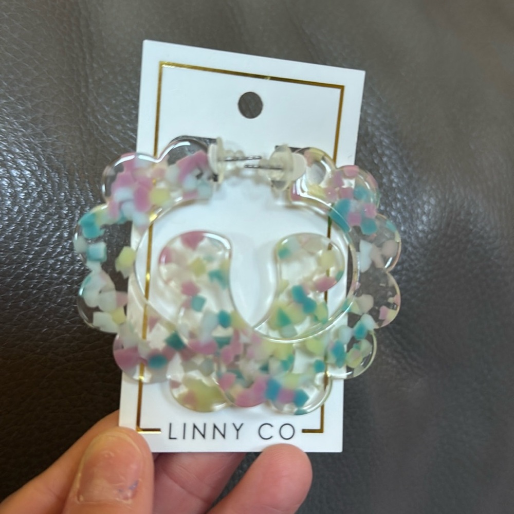 LinnyCo scalloped hoops